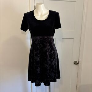 Vintage 8 S.L. Petites Black Velvet Floral 90s Whimsygoth Party Mini Dress LBD